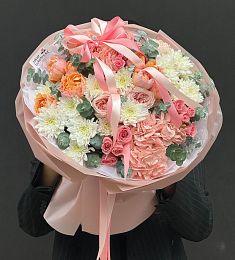 Букет "Грэйс" из гортензий, хризантем и роз