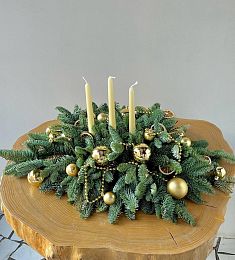 Настольная новогодняя композиция "Gold miracle" из нобилиса