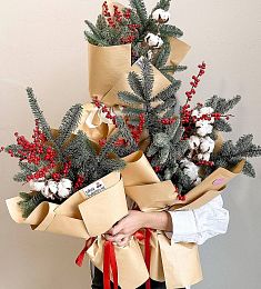 Новогодний букет "NOBEL" из нобилиса и хлопка