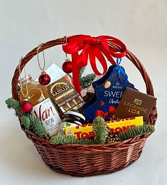 Подарочная корзина "Новогодние вкусняшки"
