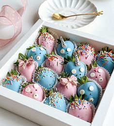 Клубничный бокс "Детство" клубника в шоколаде в оригинальном оформлении